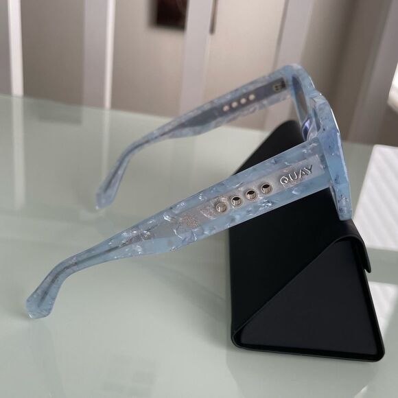 NWT QUAY Limited Edition No Apologies Sunglasses - Picture 4 of 11